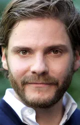 Даниэль Брюль